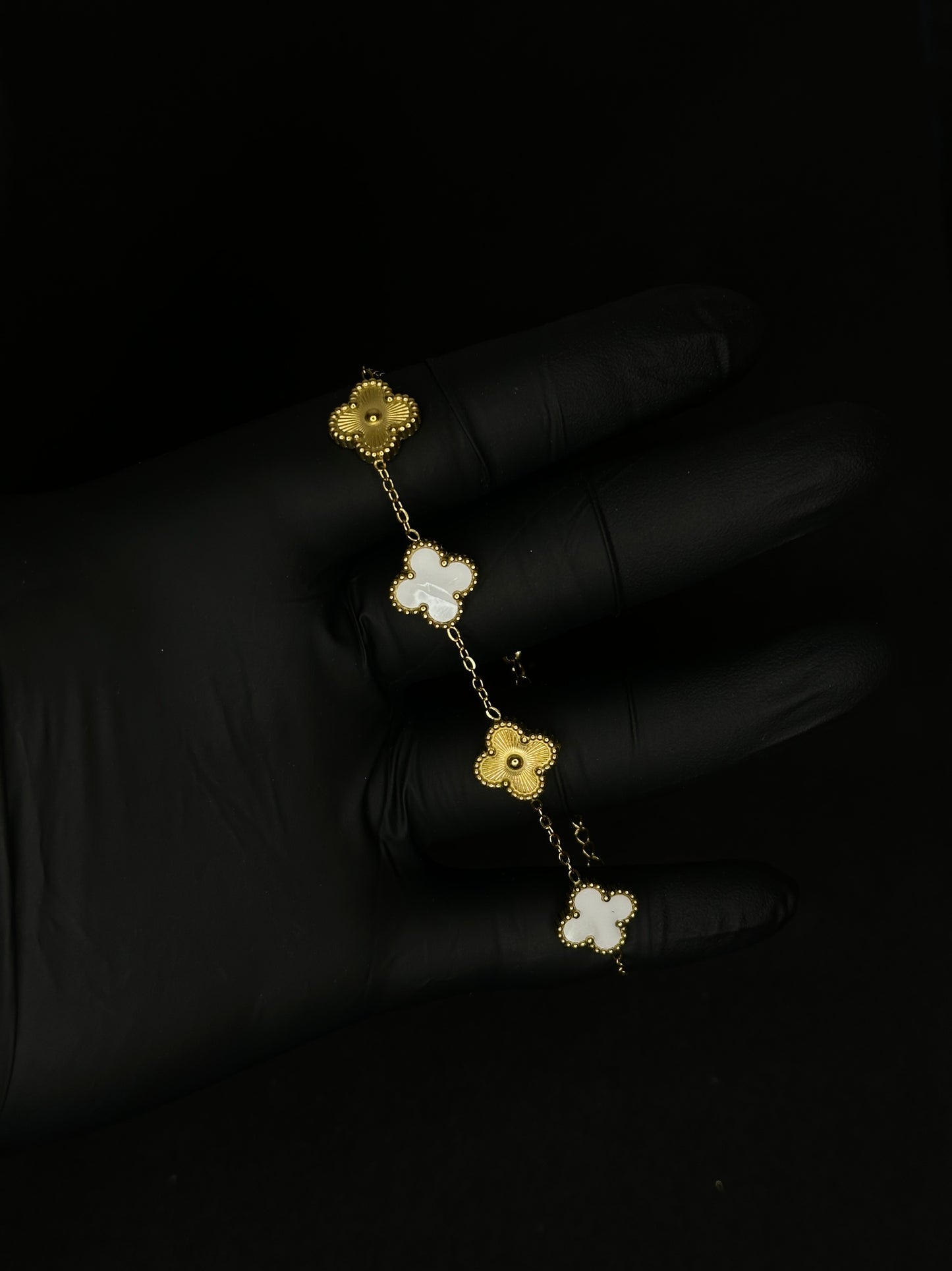 White & Gold Clover Bracelet - 1.3 cm Leaf